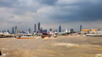 Bootsfahrt Chao Phraya - Skyline Bangkok &ndash; &copy; Petra Hady (Eberhardt TRAVEL)