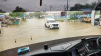 Starke Regenfälle  in Sukothai &ndash; &copy; Petra Hady (Eberhardt TRAVEL)