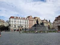 Städtereise Prag - Altstädter Ring mit Jan Hus-Denkmal &ndash; &copy; Franziska Bergmann (Eberhardt TRAVEL)