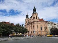 Städtereise Prag - Altstädter Ring mit St. Nikolaus Kirche &ndash; &copy; Franziska Bergmann (Eberhardt TRAVEL)
