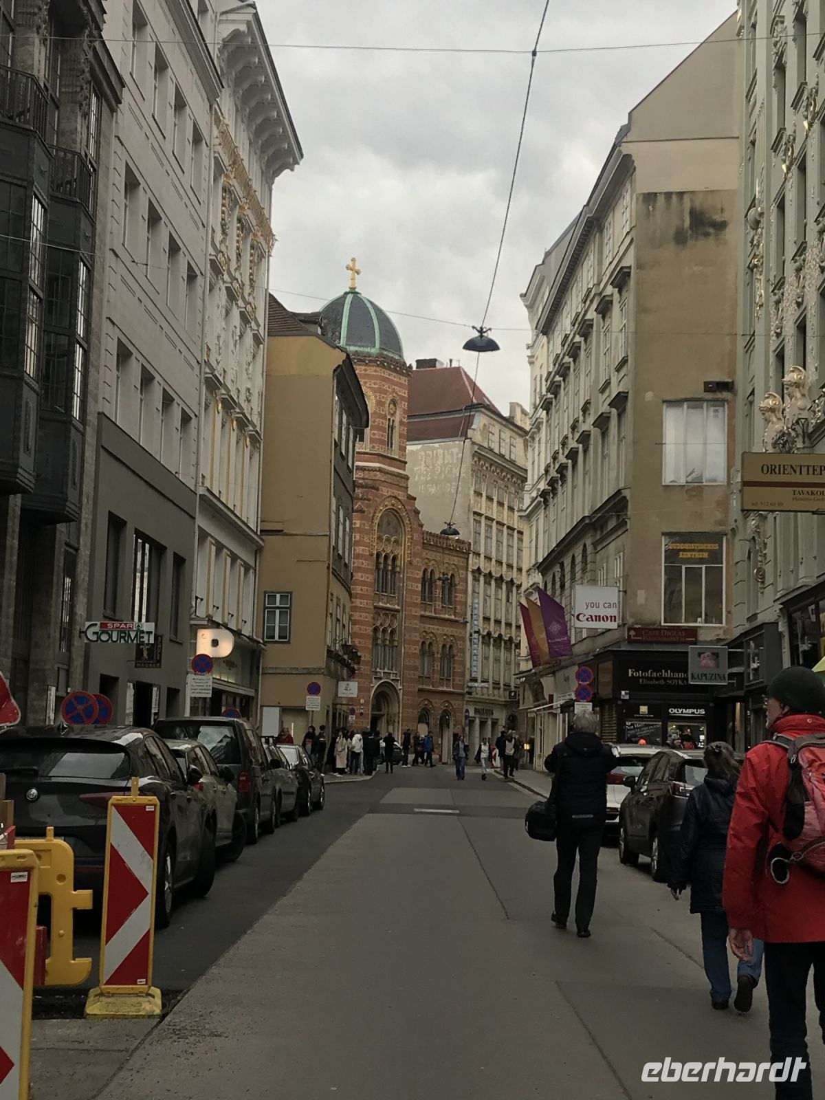 vom Schwedenplatz in die Altstadt &ndash; &copy; Renate Schuster (Eberhardt TRAVEL)