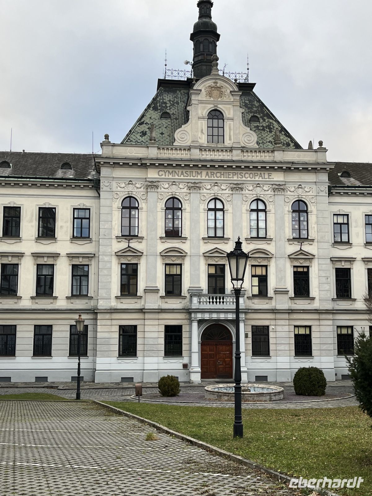 25.12.24 Stadtrundfahrt &- gang Kremsier - Gymnasium &ndash; &copy; Renate Schuster (Eberhardt TRAVEL)