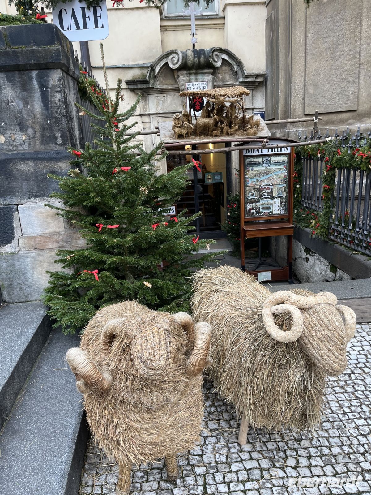 27.12.24 Abreise der Weihnachtsgäste - an der Karlsbrücke &ndash; &copy; Renate Schuster (Eberhardt TRAVEL)