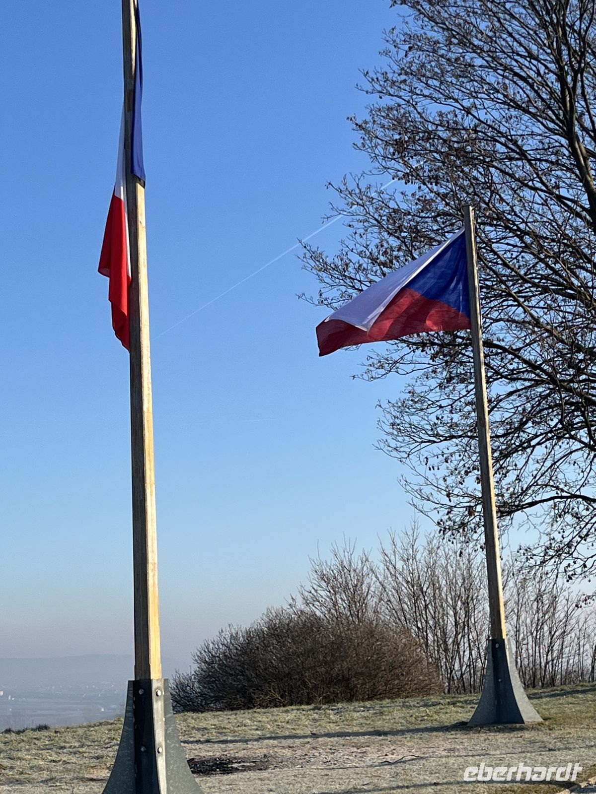 30.12.24  Austerlitz (Slavkov u Brna) - Schlachtfeld -Am Pratzeberg - Flagge Tschechiens &ndash; &copy; Renate Schuster (Eberhardt TRAVEL)