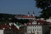 Auch das Kloster Strahov mit seiner berühmten Bibliothek ist von hier aus gut zu sehen. &ndash; &copy; Dominik Zilliken (Eberhardt TRAVEL)