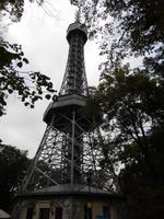 Der Prager Eiffelturm. Auch er wurde für die Prager Jubiläumsausstellung auf dem Petrin errichtet. &ndash; &copy; Dominik Zilliken (Eberhardt TRAVEL)