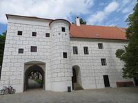 am Schloss Trebic &ndash; &copy; Jürgen Schmeißer (Eberhardt TRAVEL)