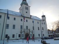 vorm Schloßhotel &ndash; &copy; Heike Meinhold (Eberhardt TRAVEL)