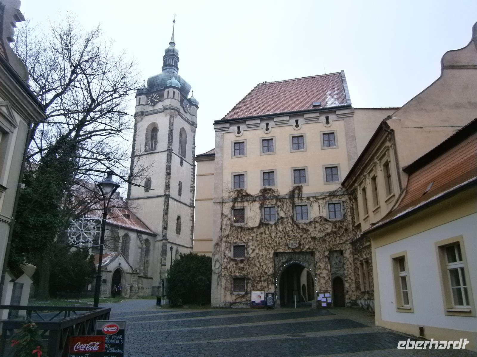 Melnik, Eingang zum Schloß, links die Schloßkirche &ndash; &copy; Karl-Heinz Meinig (Eberhardt TRAVEL)