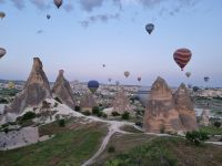 Morgendliche Ballonfahrt über Kappadokien  &ndash; &copy; Katrin Deutschbein (Eberhardt TRAVEL)