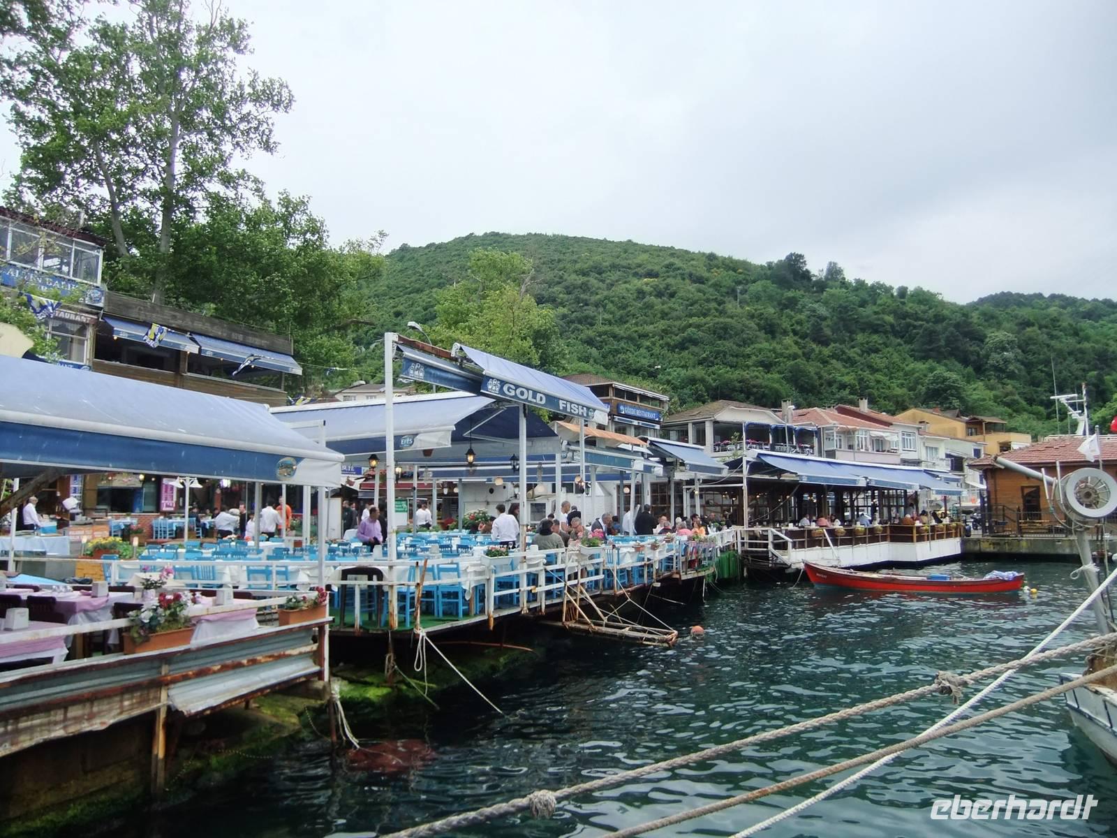 Fischrestaurants in Anadolu Kavagi &ndash; &copy; Martina Pötschke (Eberhardt TRAVEL)