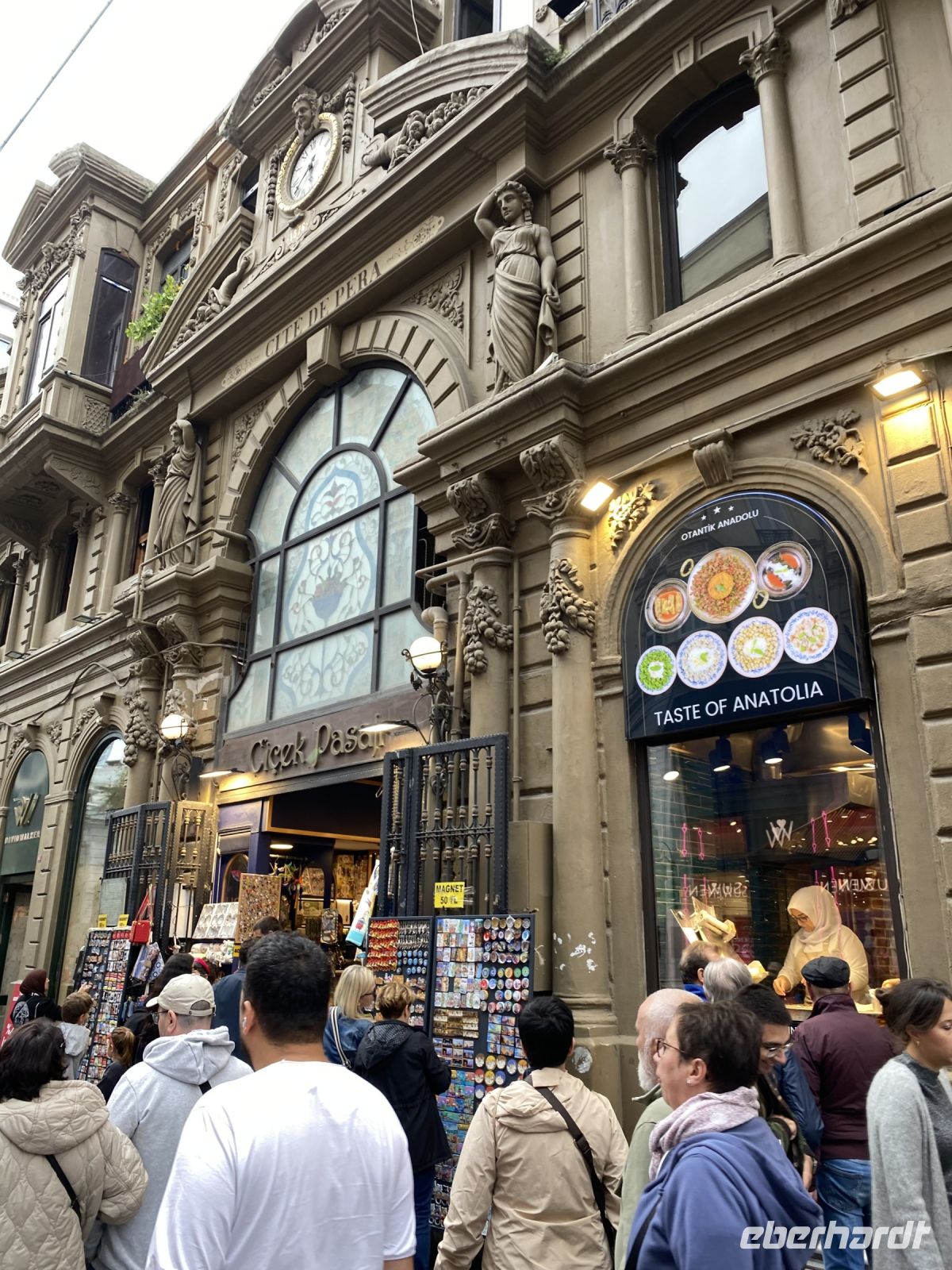 Istaklal Caddesi &ndash; &copy; Bettina Langendörfer (Eberhardt TRAVEL)