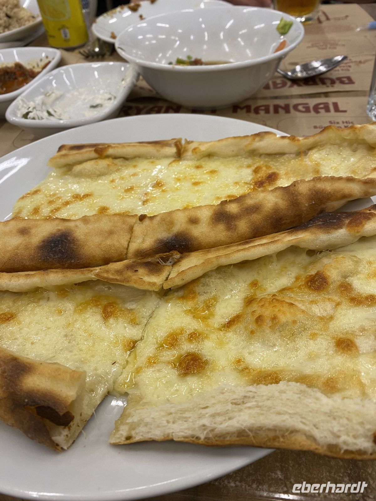 Pide mit Käse &ndash; &copy; Bettina Langendörfer (Eberhardt TRAVEL)