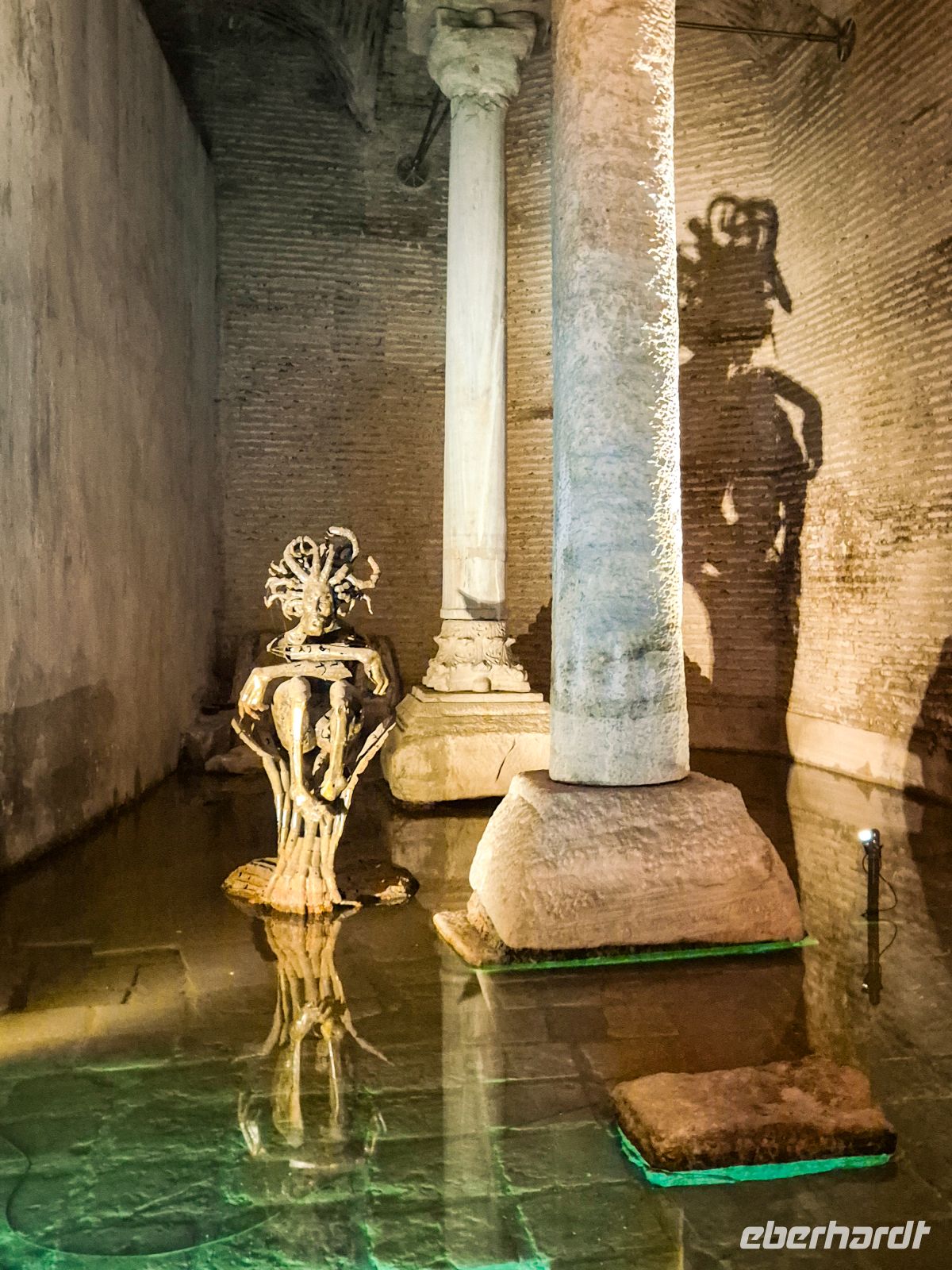 Medusa - Yerebatan Zisterne Istanbul - Türkei &ndash; &copy; Marie Dittrich (Eberhardt TRAVEL)