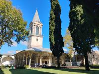 Der Staatsrat (Diwan) im zweiten Hof des Topkapi-Palastes &ndash; &copy; Monika Cortese (Eberhardt TRAVEL)