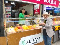 Kumpir, türkisches fast food &ndash; &copy; Monika Cortese (Eberhardt TRAVEL)