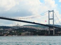 Bosporus-Brücke und Çamlıca-Moschee &ndash; &copy; Monika Cortese (Eberhardt TRAVEL)