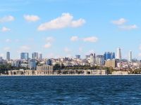 Europäische Seite mit Dolmabahçe-Palast &ndash; &copy; Monika Cortese (Eberhardt TRAVEL)