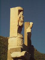 Säule in Ephesus &ndash; &copy; Juliane Voigt (Eberhardt TRAVEL)