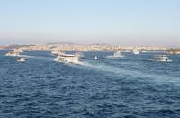 Viel Verkehr auf dem Bosporus &ndash; &copy; Isabel Schirmer (Eberhardt TRAVEL)