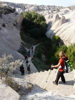 Abstieg ins Cat-Tal &ndash; &copy; Anne Sturm (Eberhardt TRAVEL)