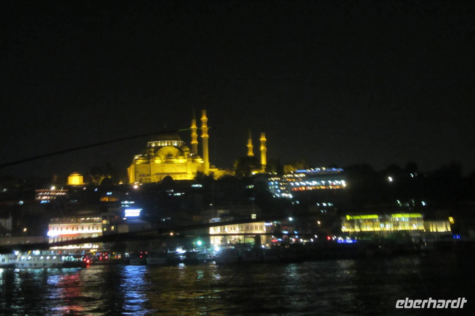 Istanbul bei Nacht &ndash; &copy; Daniela Paulan (Eberhardt TRAVEL)