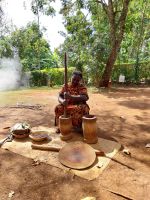 Kaffeezubereitung, Uganda &ndash; &copy; Julian Bartsch (Eberhardt TRAVEL)