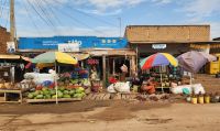 Typisches Straßenbild in Uganda &ndash; &copy; Petra Hady (Eberhardt TRAVEL)