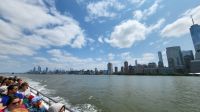 Städtereise New York - Bootsfahrt um Manhattens Skyline &ndash; &copy; Franziska Bergmann (Eberhardt TRAVEL)