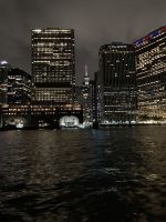 Ein nächtlicher Blick auf die Fährstation nach Staten Island im Süden Manhattans &ndash; &copy; Bernd Wrede (Eberhardt TRAVEL)