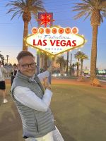 Las Vegas Nighttour - Fotostopp am Vegas Sign &ndash; &copy; Jacob Spangenberg (Eberhardt TRAVEL)