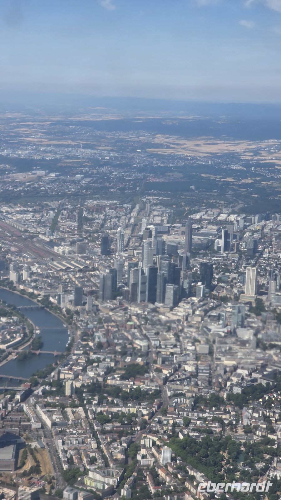 011 - Frankfurt von oben &ndash; &copy; Vivien Fiedler (Eberhardt TRAVEL)