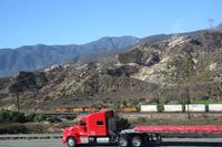Fahrt durch die Mojave-Wüste - Zug und Truck &ndash; &copy; Kristin Weigel (Eberhardt TRAVEL)