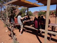 Monument Valley - Navajo Picknick &ndash; &copy; Ralf Mehnert (Eberhardt TRAVEL)