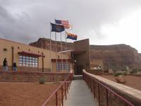 Monument Valley - Visitor Center &ndash; &copy; Annette Zocher (Eberhardt TRAVEL)
