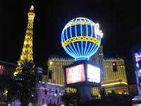 Las Vegas bei Nacht - Paris &ndash; &copy; Annette Zocher (Eberhardt TRAVEL)