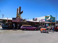 Oldtimer & Souvenirs in Seligman &ndash; &copy; Laura Schwanitz (Eberhardt TRAVEL)