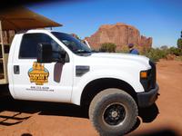 Jungernfahrt unseres Jeeps &ndash; &copy; Laura Schwanitz (Eberhardt TRAVEL)