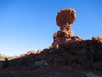 Balanced Rock - Arches Nationalpark &ndash; &copy; Laura Schwanitz (Eberhardt TRAVEL)