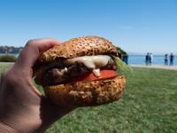 lecker Burger &ndash; &copy; Anna Stiebing (Eberhardt TRAVEL)