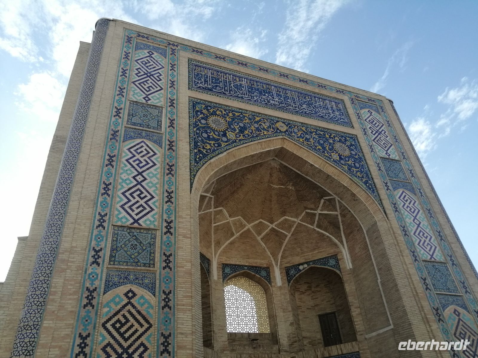Das Portal der Barak-Khan-Medrese, Taschkent - Hast-Imam-Komplex &ndash; &copy; Andrej Kulikov (Eberhardt TRAVEL)