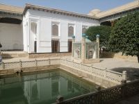 Sommermoschee mit einem großen Wasserbecken, Komplex Bahouddin Naqshbandi, Buchara &ndash; &copy; Andrej Kulikov (Eberhardt TRAVEL)