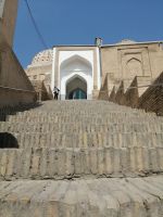 Aufstieg zur Nekropole Schahi-Sinda, Samarkand &ndash; &copy; Andrej Kulikov (Eberhardt TRAVEL)