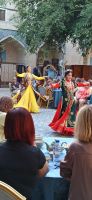 Buchara: Folklore- und Modenschau in der Medrese Nodir Devon Begi
