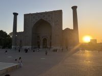 Sonnenuntergang am Registan