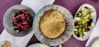 Brot und Salate im Sim Sim Restaurant in Taschkent &ndash; &copy; Simone Willner (Eberhardt TRAVEL)