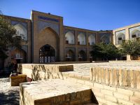 Innenhof der Muhammad Amin Khan Medrese in Chiva &ndash; &copy; Simone Willner (Eberhardt TRAVEL)