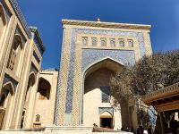 Eingang des Pahlawan Mahmud Mausoleums &ndash; &copy; Simone Willner (Eberhardt TRAVEL)