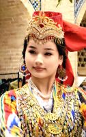 Wie Prinzessinnen sehen die Folkloretänzerinnen in Buchara aus &ndash; &copy; Simone Willner (Eberhardt TRAVEL)