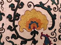 Detail eines Suzani &ndash; &copy; Simone Willner (Eberhardt TRAVEL)